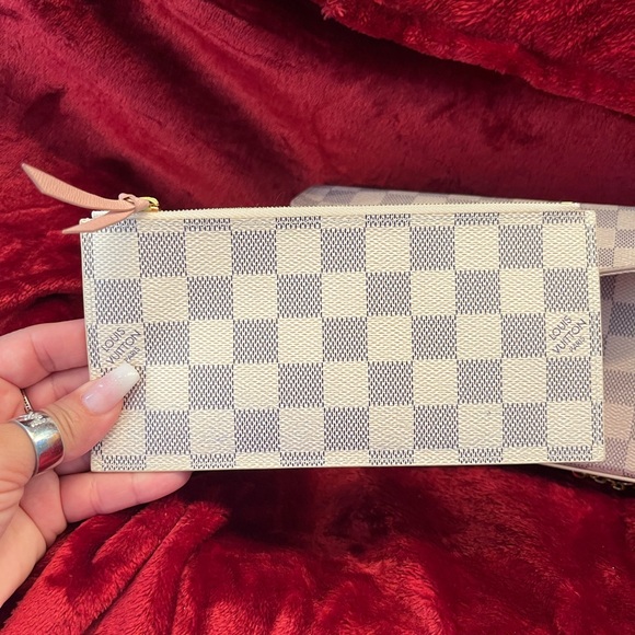 ‼️SOLD‼️ LV FÉLICIE POCHETTE - Picture 5 of 16